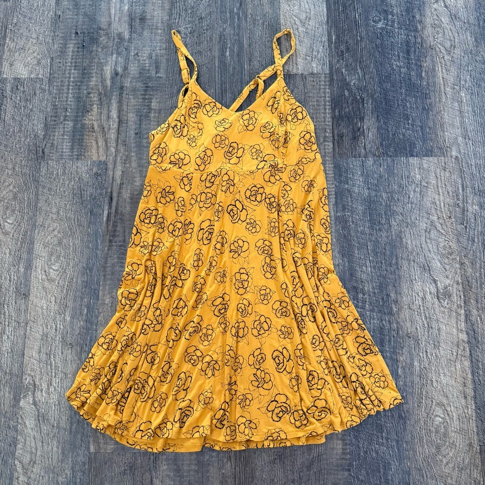 Torrid Yellow Floral Wrap Top - Picture 1 of 4